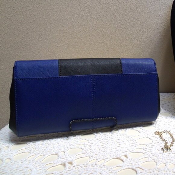 CALVIN KLEIN SAFFIANO LEATHER BAG - Picture 6 of 8